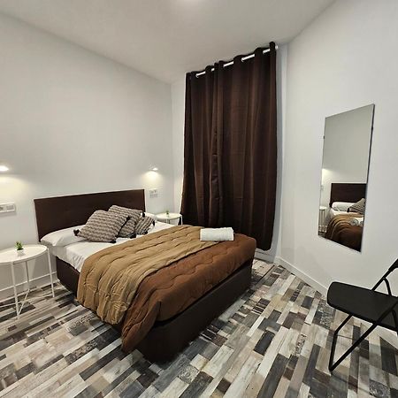 Hostal Andrea Granvia Madrid Eksteriør billede