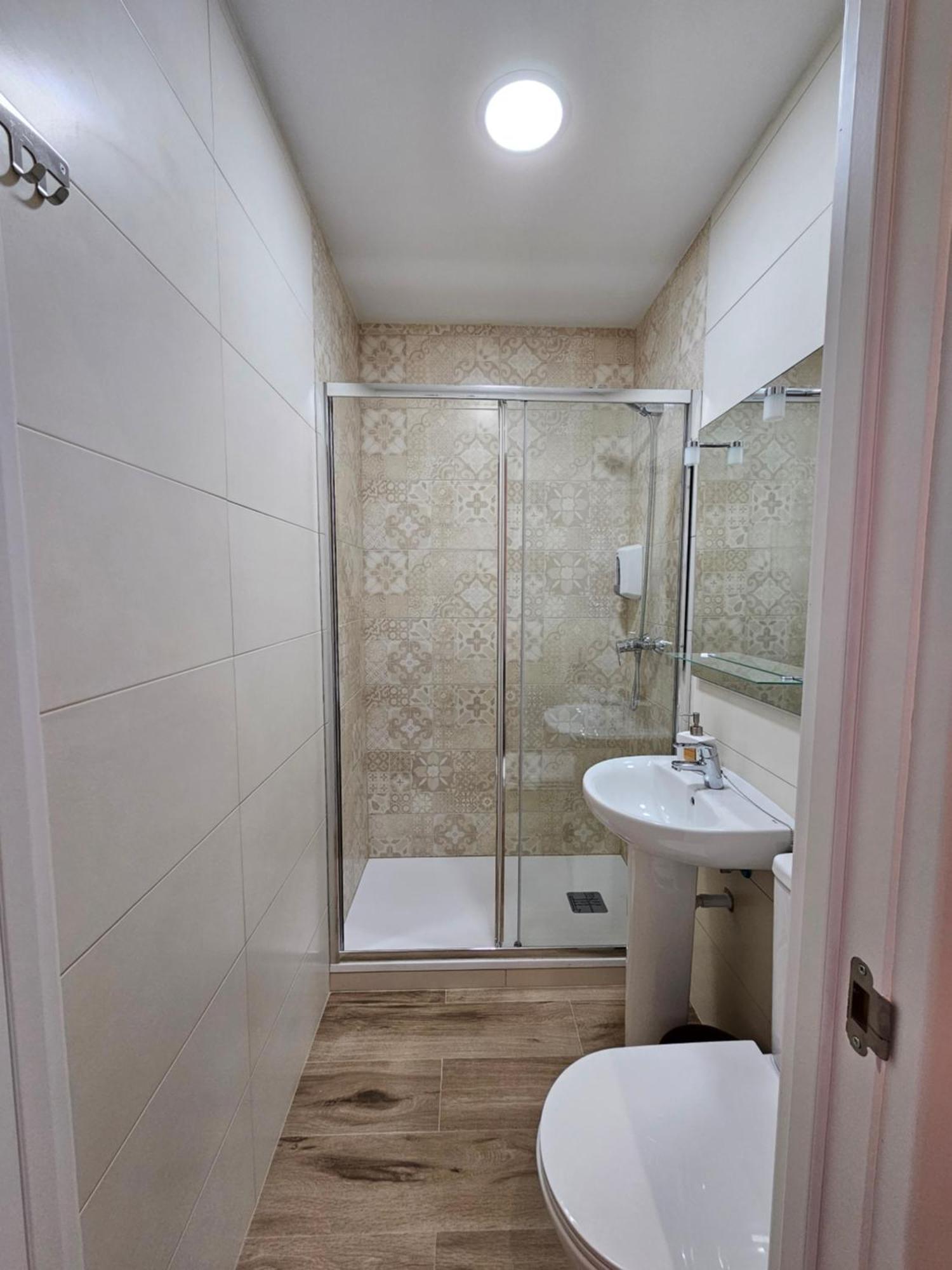 Hostal Andrea Granvia Madrid Eksteriør billede