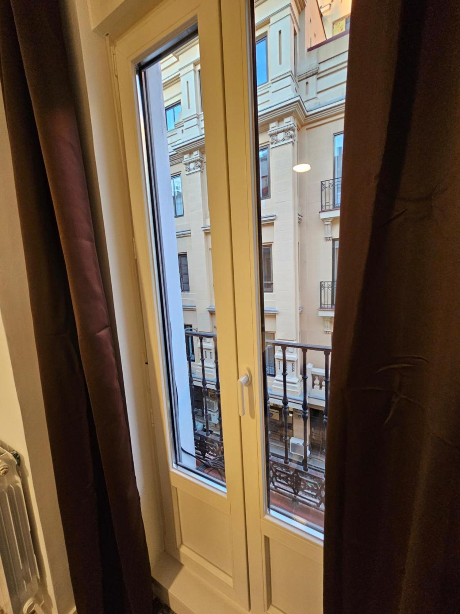 Hostal Andrea Granvia Madrid Eksteriør billede