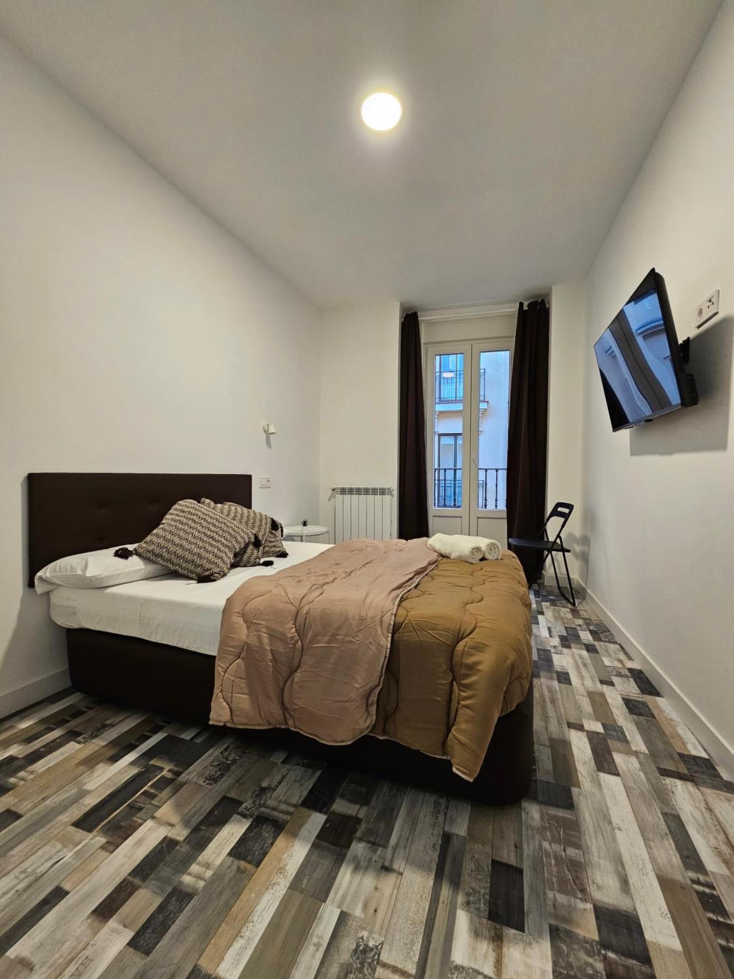 Hostal Andrea Granvia Madrid Eksteriør billede
