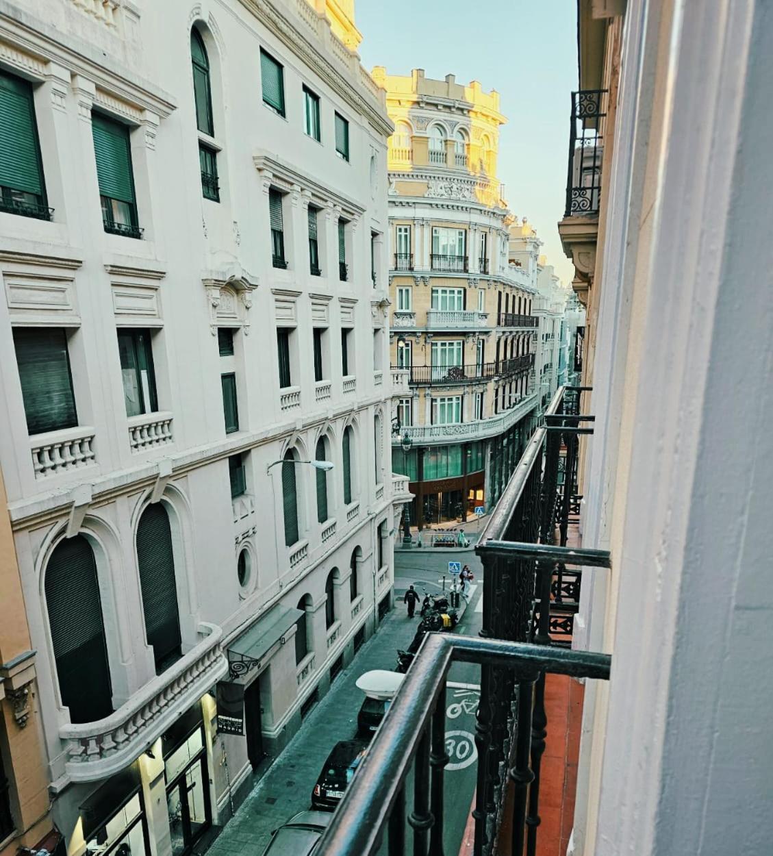 Hostal Andrea Granvia Madrid Eksteriør billede