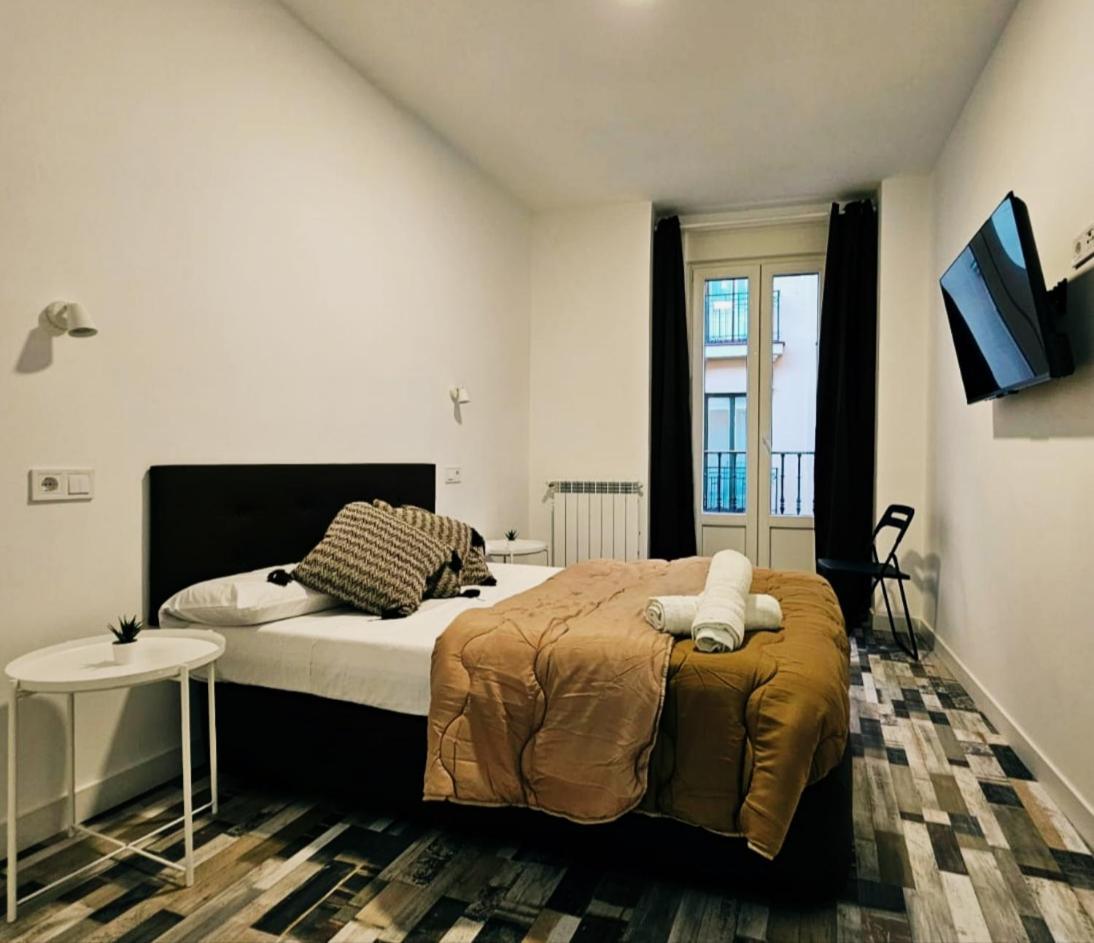Hostal Andrea Granvia Madrid Eksteriør billede