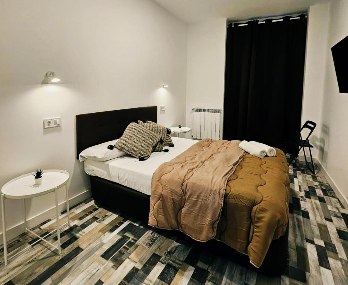 Hostal Andrea Granvia Madrid Eksteriør billede